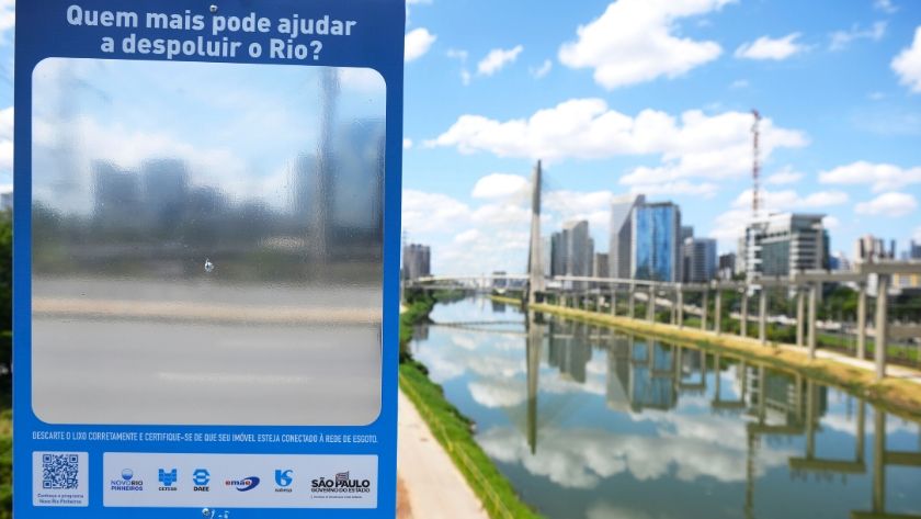 Painéis sobre a despoluição do Rio Pinheiros alerta sobre responsabilidade e limpeza 21