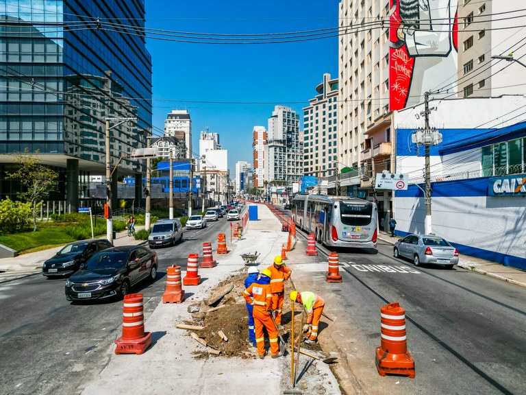 Obras de Requalificação da Av. Santo Amaro completam 4 meses de trabalhos, Secretaria Municipal de Infraestrutura Urbana e Obras