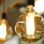 A conta de luz subiu: veja dicas práticas para economizar na conta